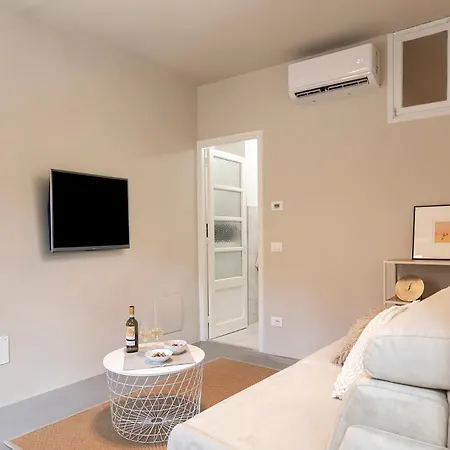 Grapeful - Center - 8 Pax - Free Park *